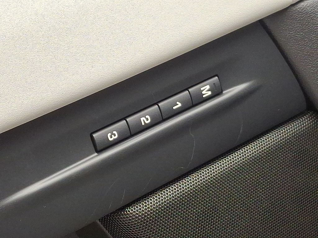 Thumbnail: 2026 Land Rover Range Rover Evoque - 20