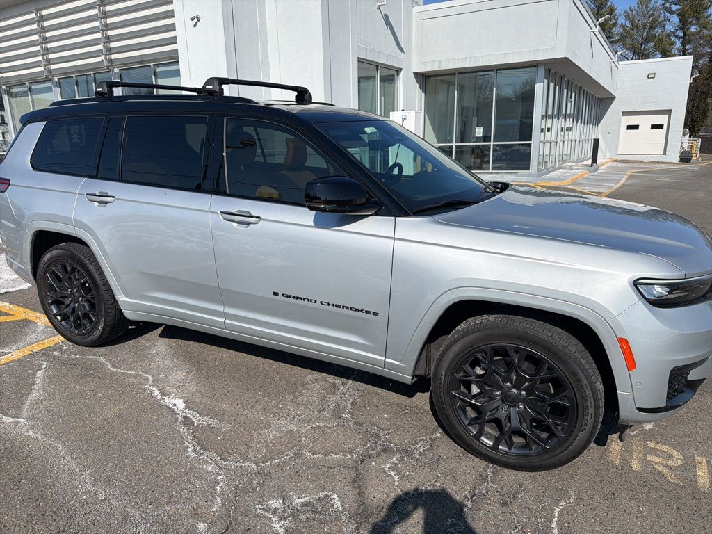 2025 Jeep Grand Cherokee L Summit 4WD