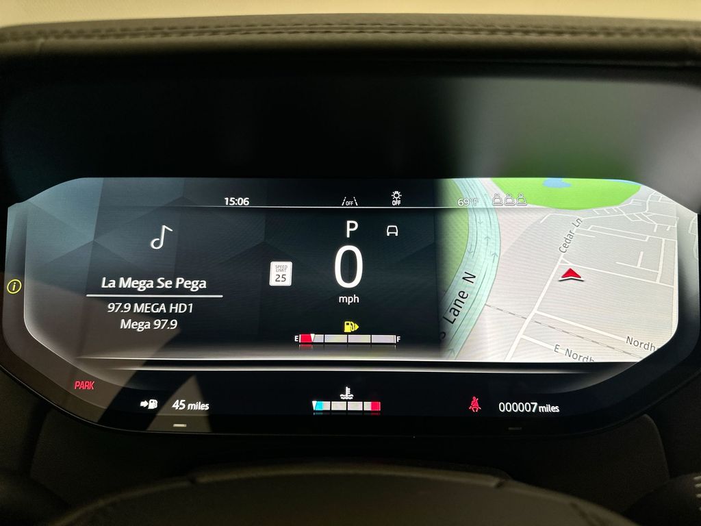 2025 Land Rover Range Rover SE 14