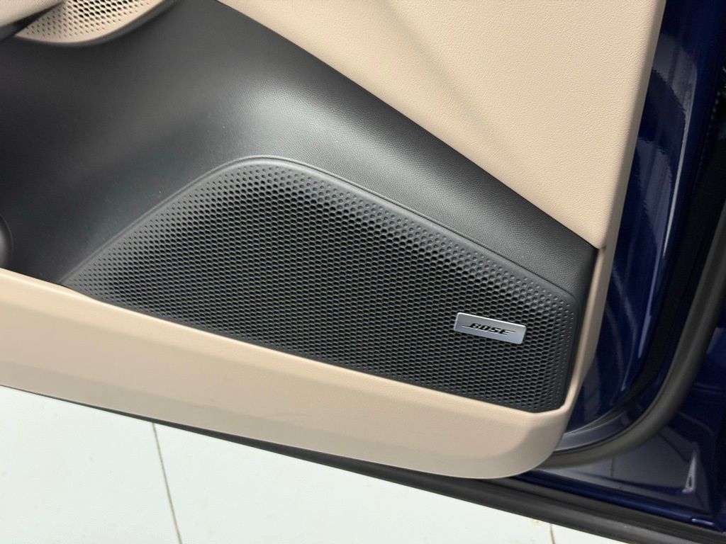 Thumbnail: 2025 Porsche Macan - 20