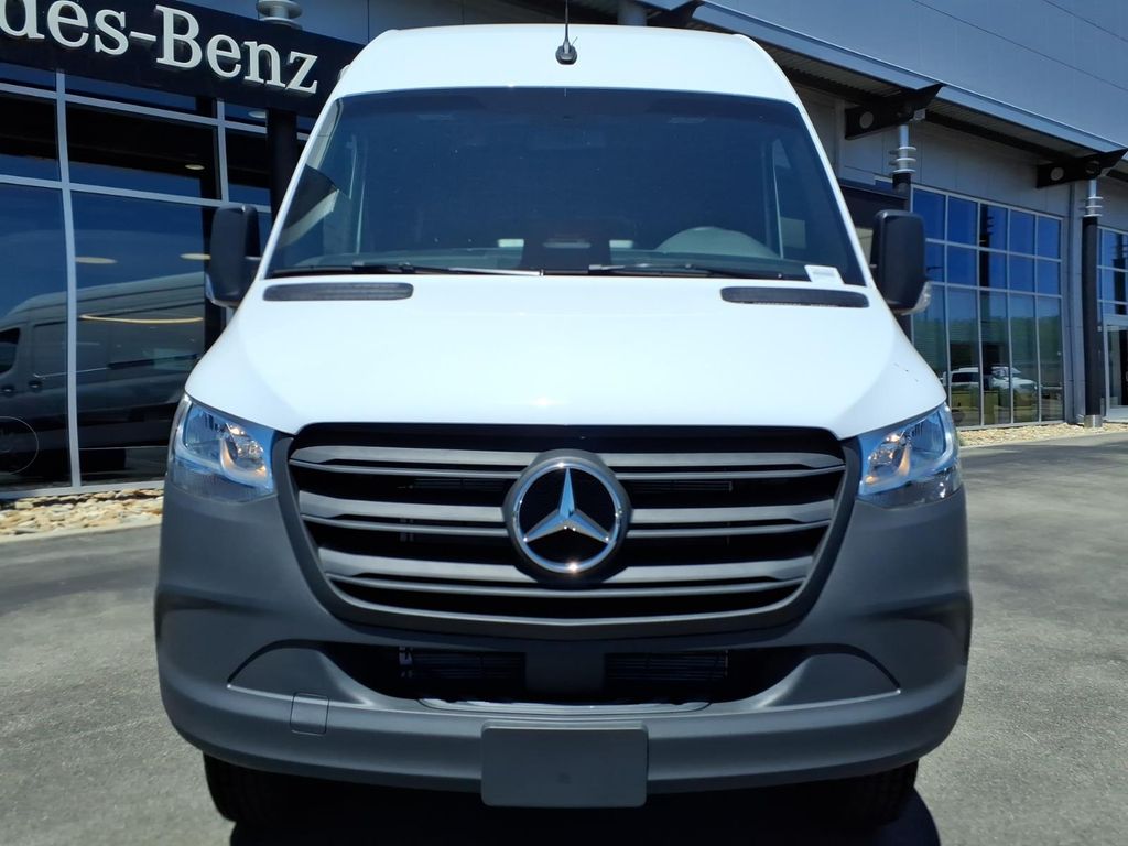 New 2026 Arctic White Mercedes-Benz Cargo 170 WB image 9