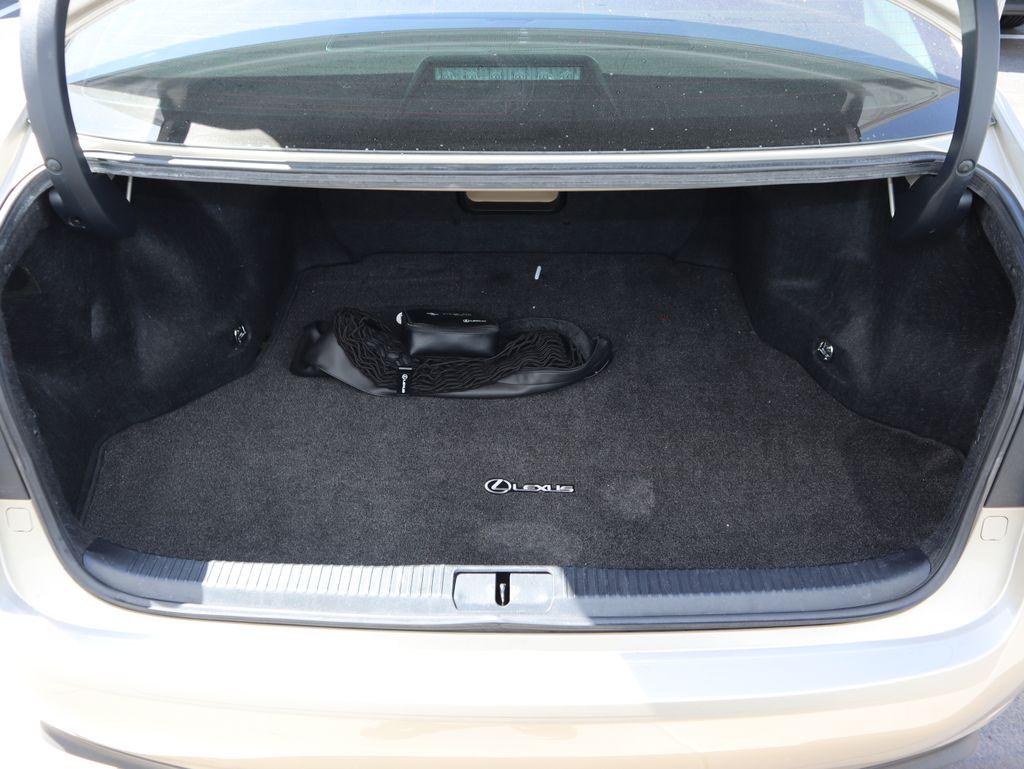 Thumbnail: 2016 Lexus ES - 11