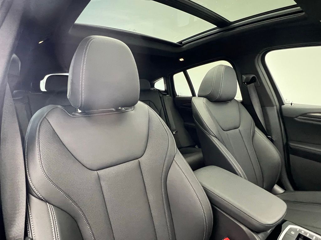 Thumbnail: 2024 BMW X4 - 7