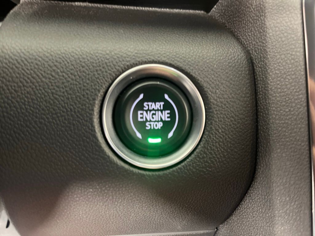 Thumbnail: 2024 GMC Acadia - 32