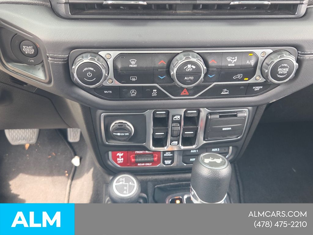 Used 2025 White Jeep Rubicon image 23