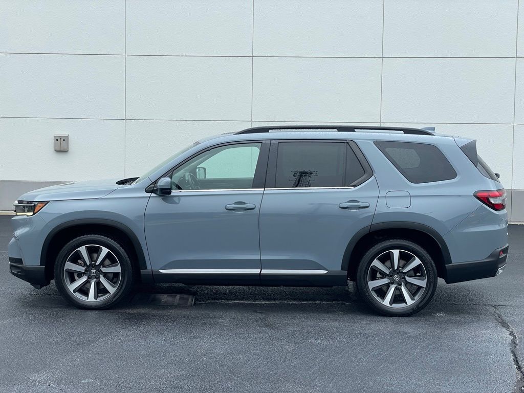 Thumbnail: 2023 Honda Pilot - 2
