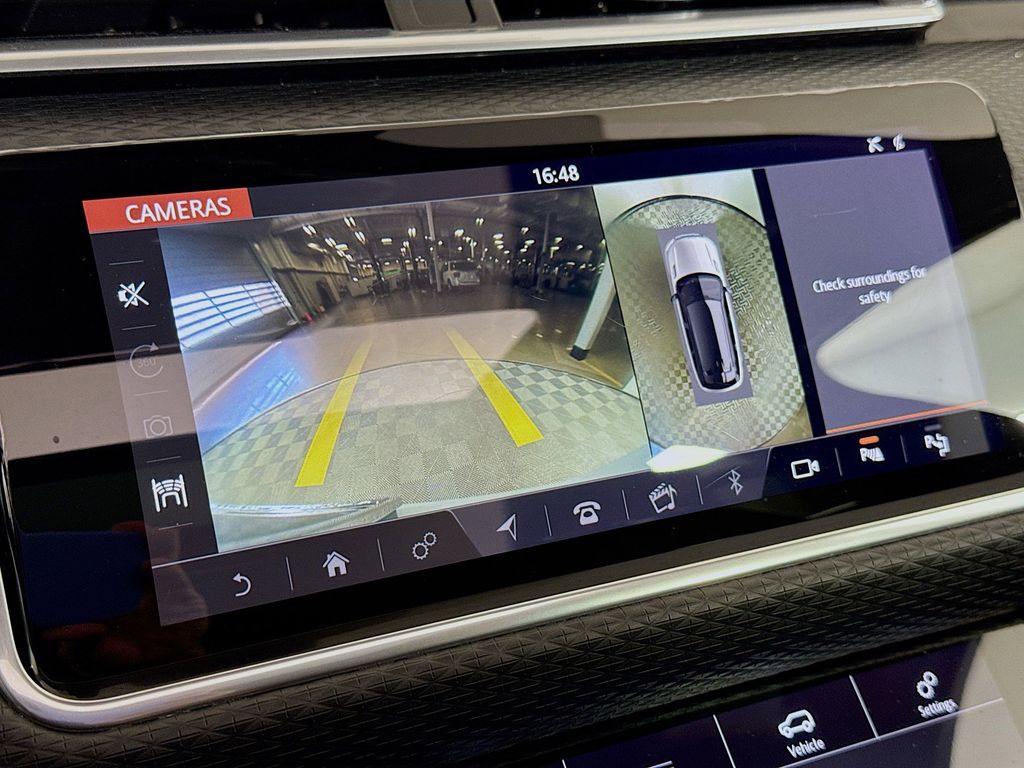 Thumbnail: 2019 Land Rover Range Rover Velar - 13