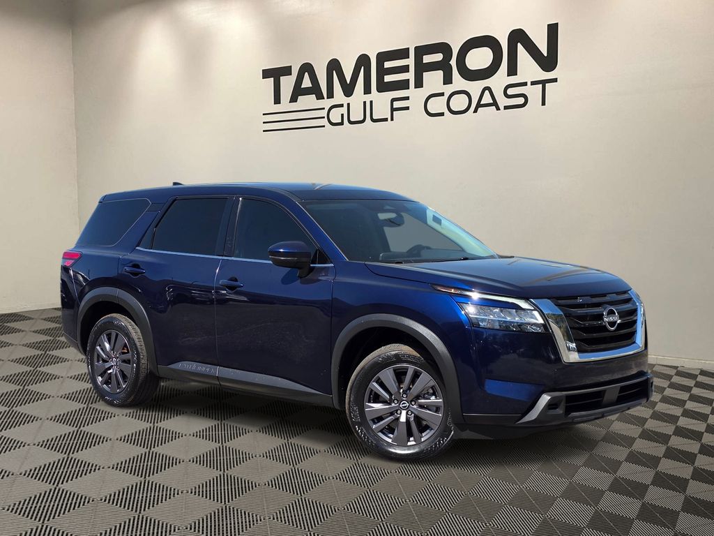 2022 Nissan Pathfinder S FWD