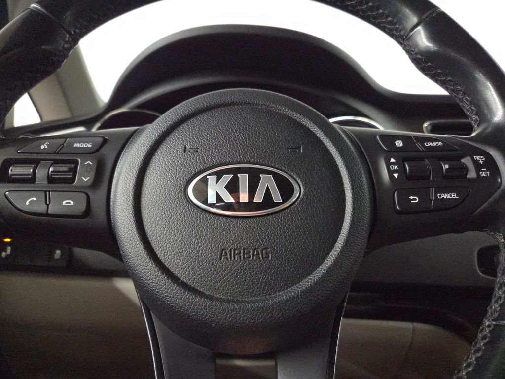 2021 Kia Sedona EX photo 21