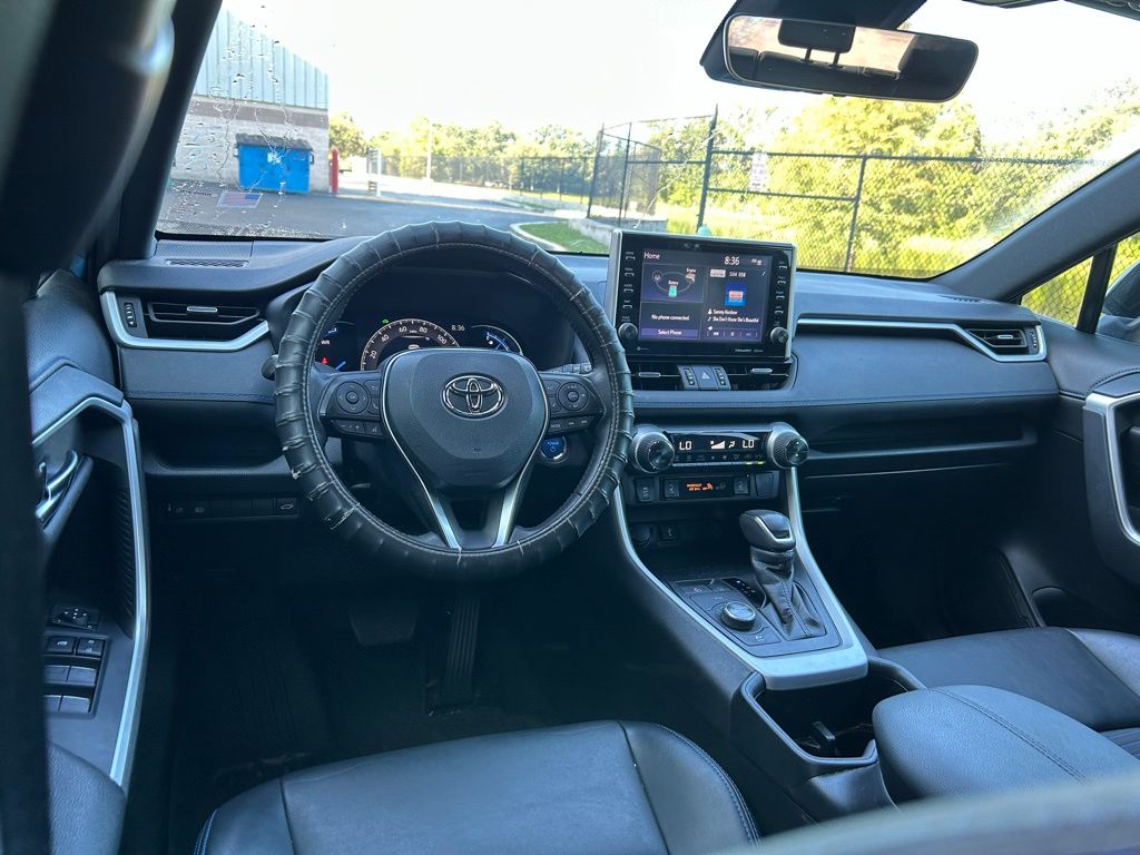 Thumbnail: 2022 Toyota RAV4 - 12