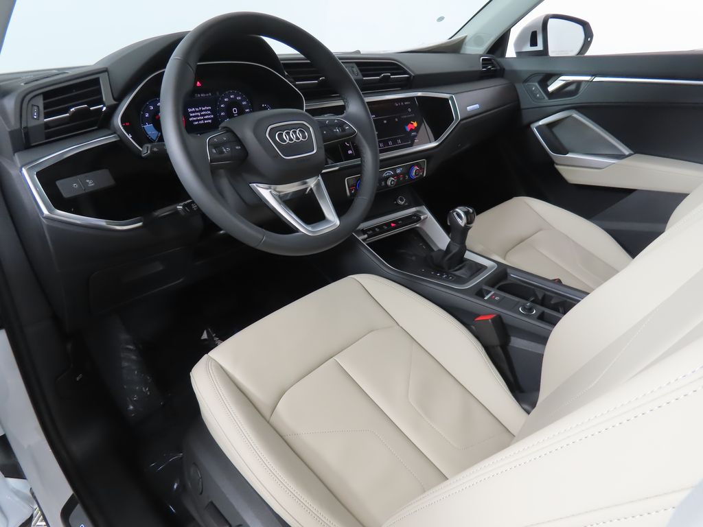 Thumbnail: 2025 Audi Q3 - 28