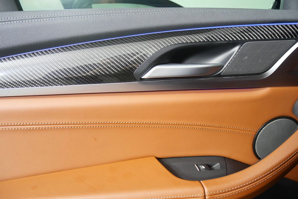 Thumbnail: 2024 BMW X4 - 14