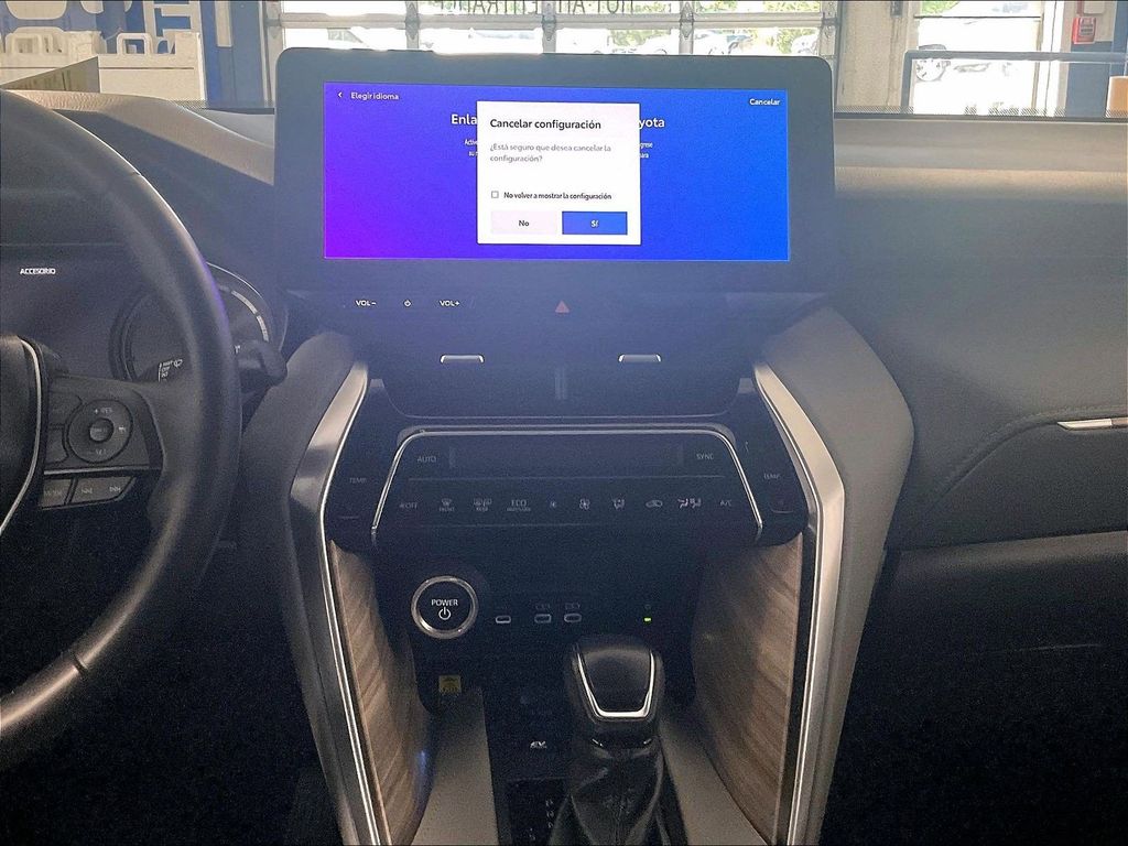 2023 Toyota Venza — photo 18