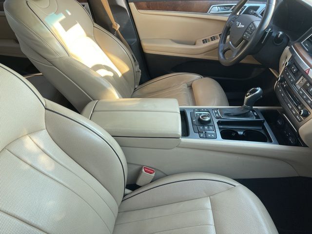 Thumbnail: 2017 Genesis G80 - 6