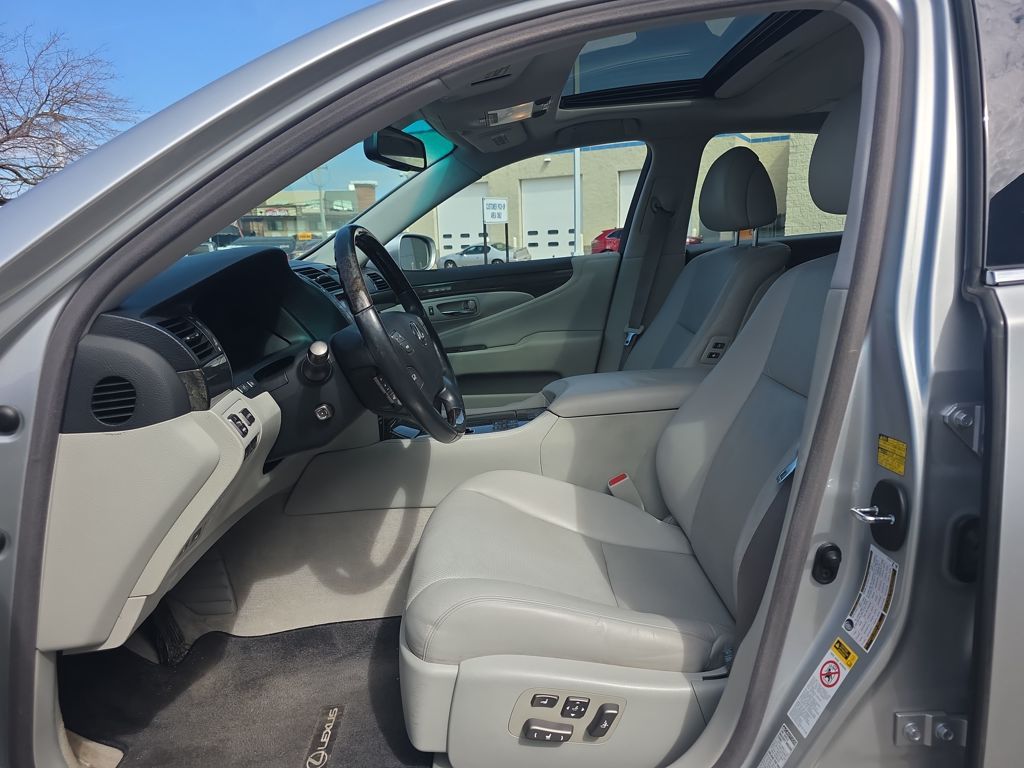 Used 2009  Lexus 460 image 20