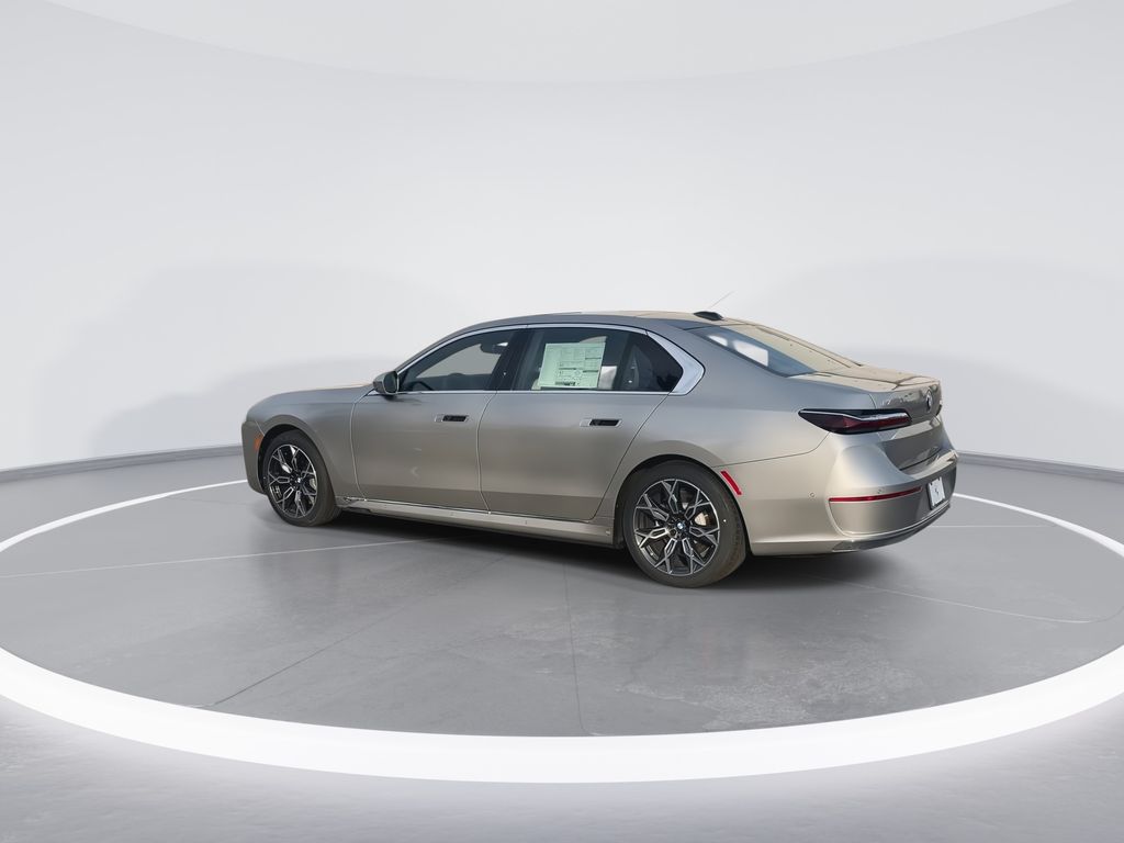 Thumbnail: 2026 BMW i7 - 6