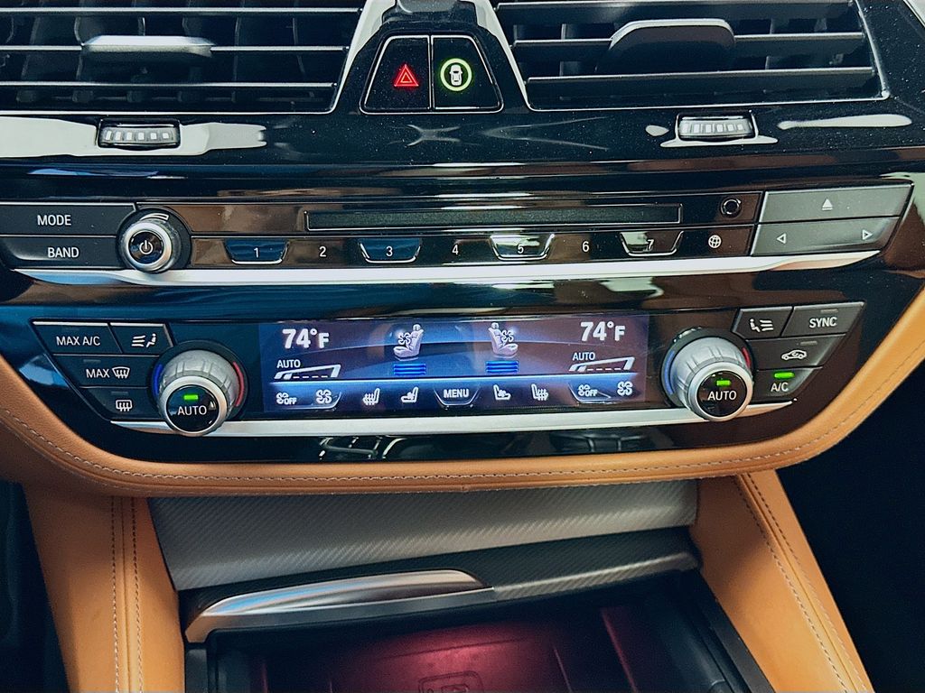 Thumbnail: 2019 BMW M5 - 16