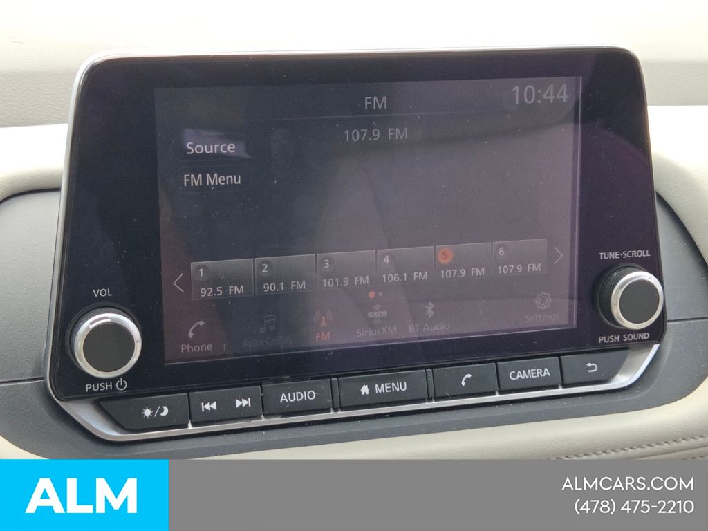 Used 2025 White Nissan SV image 22