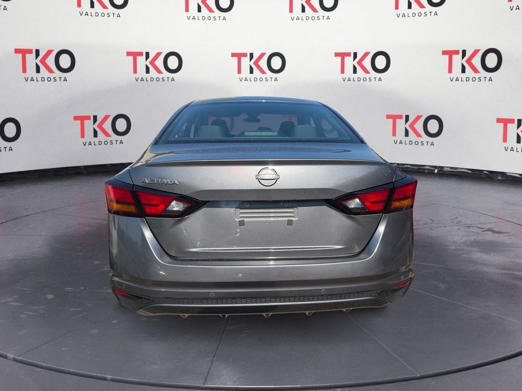 Used 2024 Nissan Altima Sedan