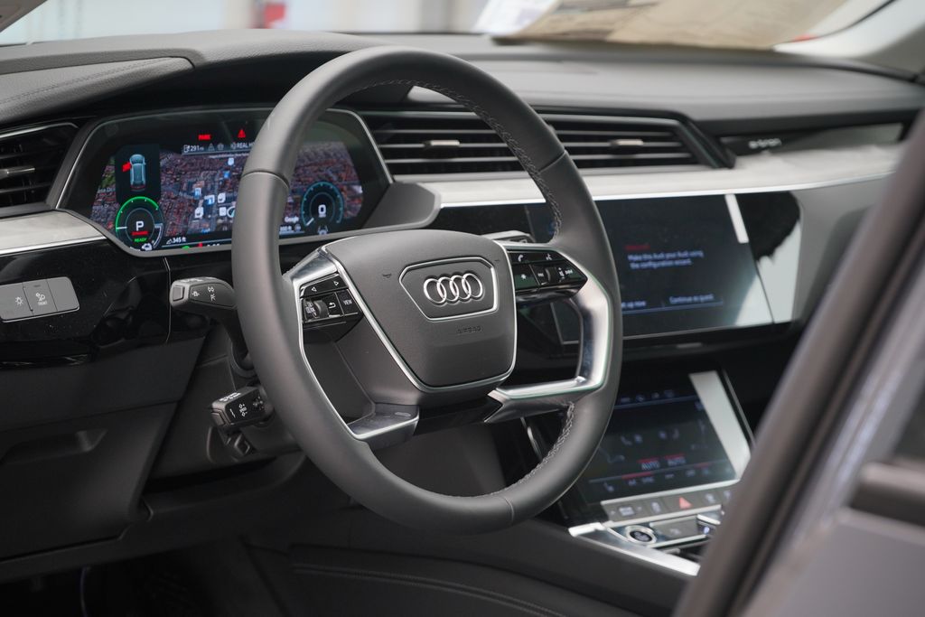 2024 Audi Q8 e-tron  8