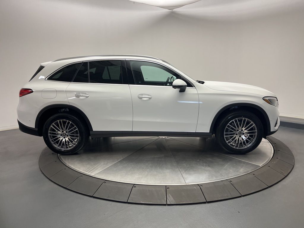 Thumbnail: 2026 Mercedes-Benz GLC - 8