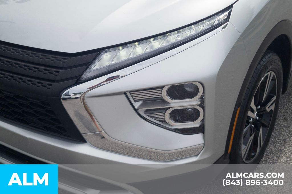 Used 2024 Blue Mitsubishi SE image 12