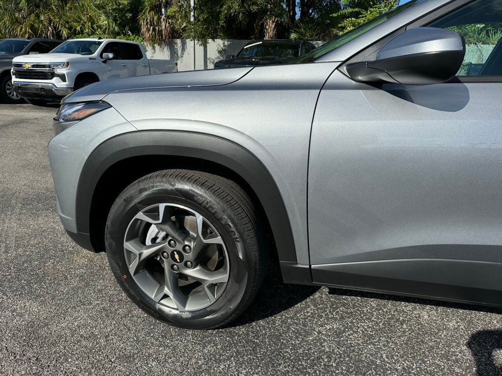 2025 Chevrolet Trax LT 12