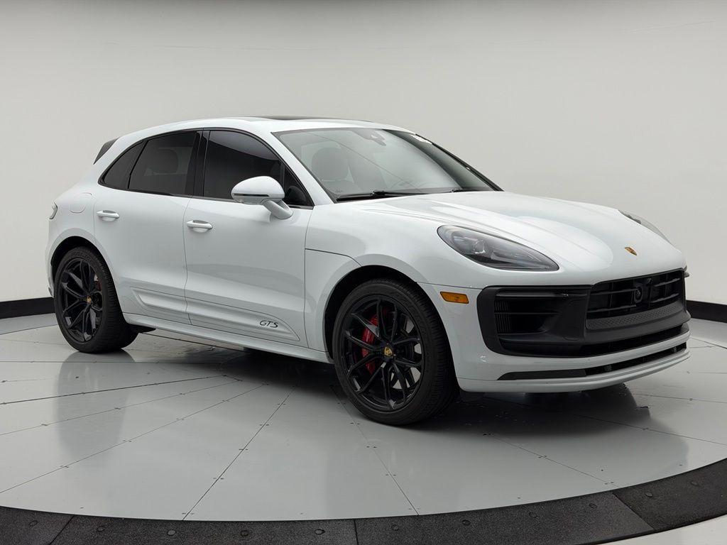 Thumbnail: 2023 Porsche Macan - 10
