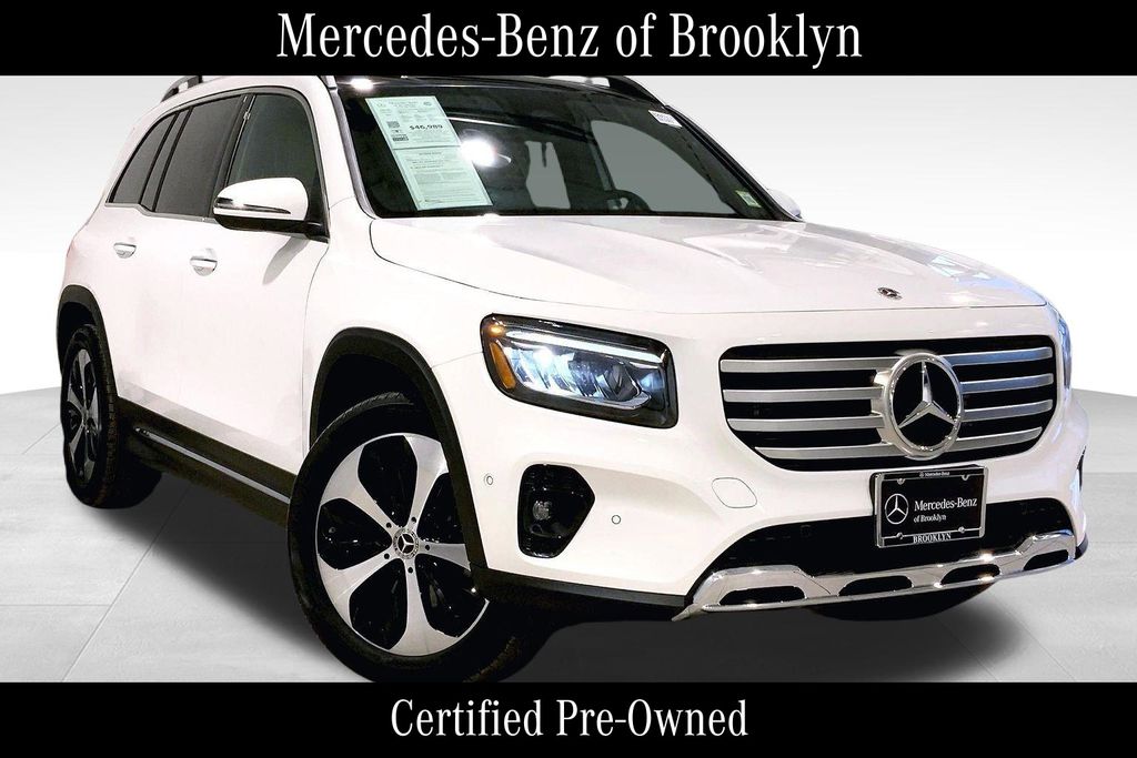 Polar White 2026 Mercedes-Benz GLB 250 4MATIC SUV / Crossover All-Wheel Drive 8-Speed Dual Clutch
