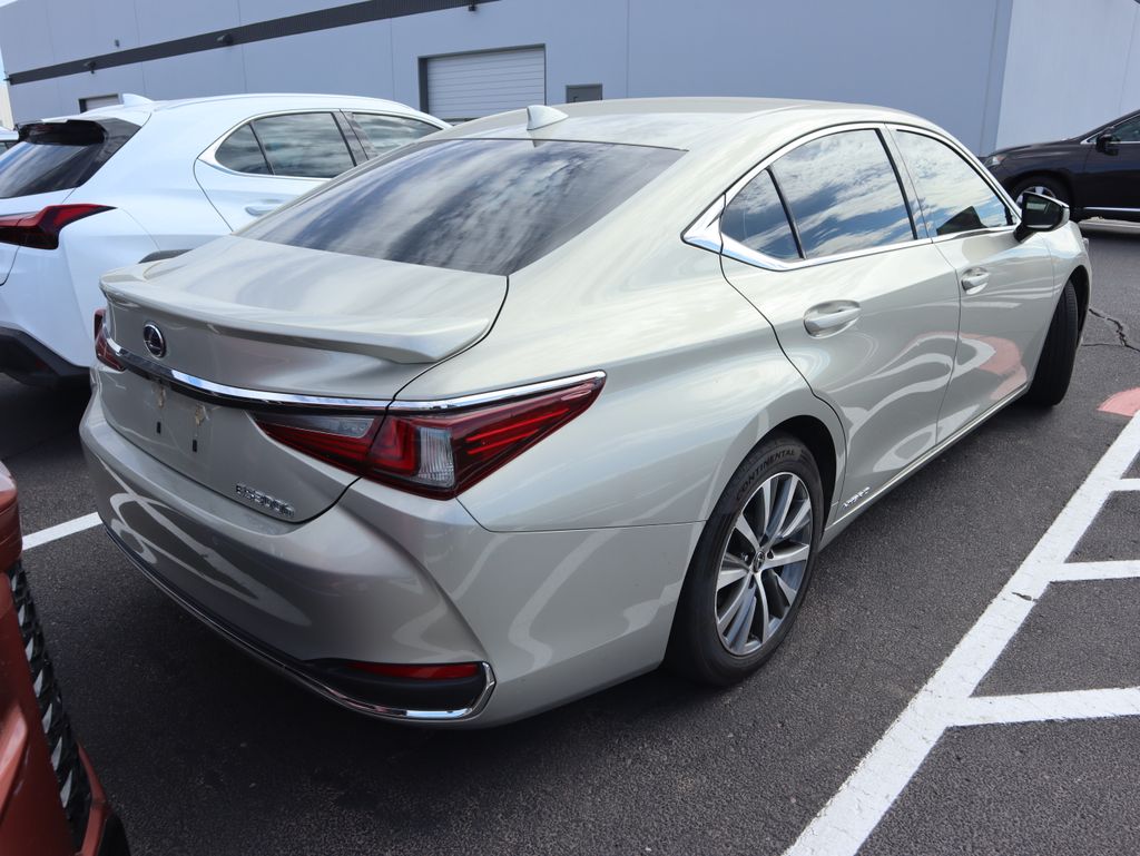 Thumbnail: 2019 Lexus ES - 4