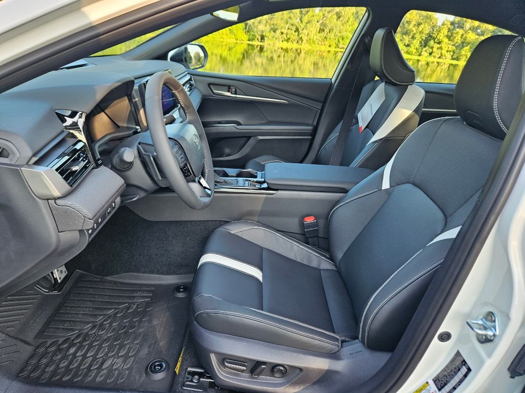 Thumbnail: 2025 Toyota Camry - 14