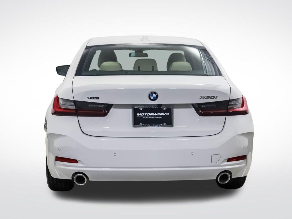 Thumbnail: 2023 BMW 3 Series - 4