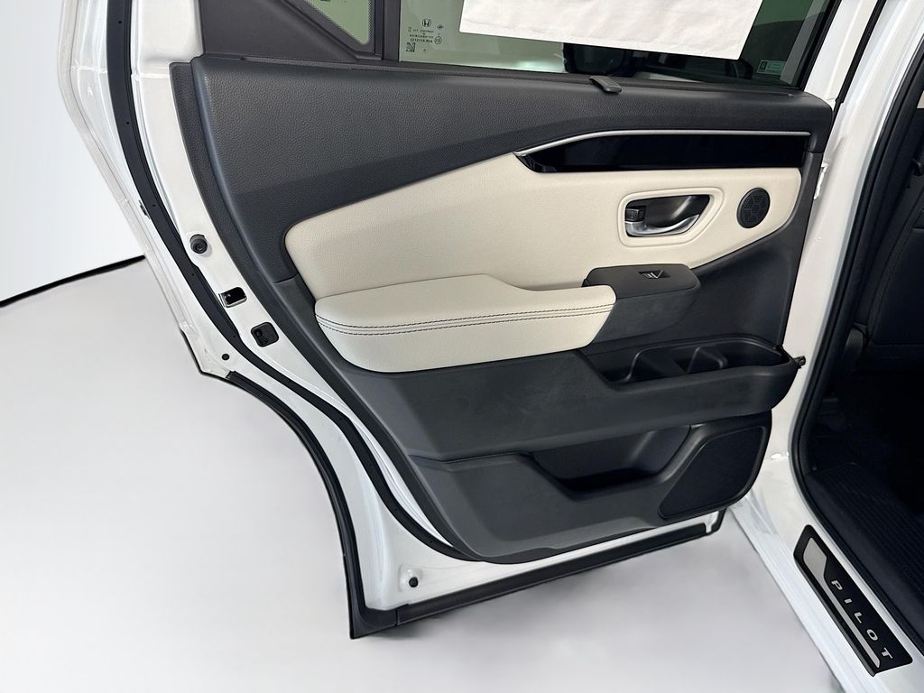 Thumbnail: 2026 Honda Pilot - 27