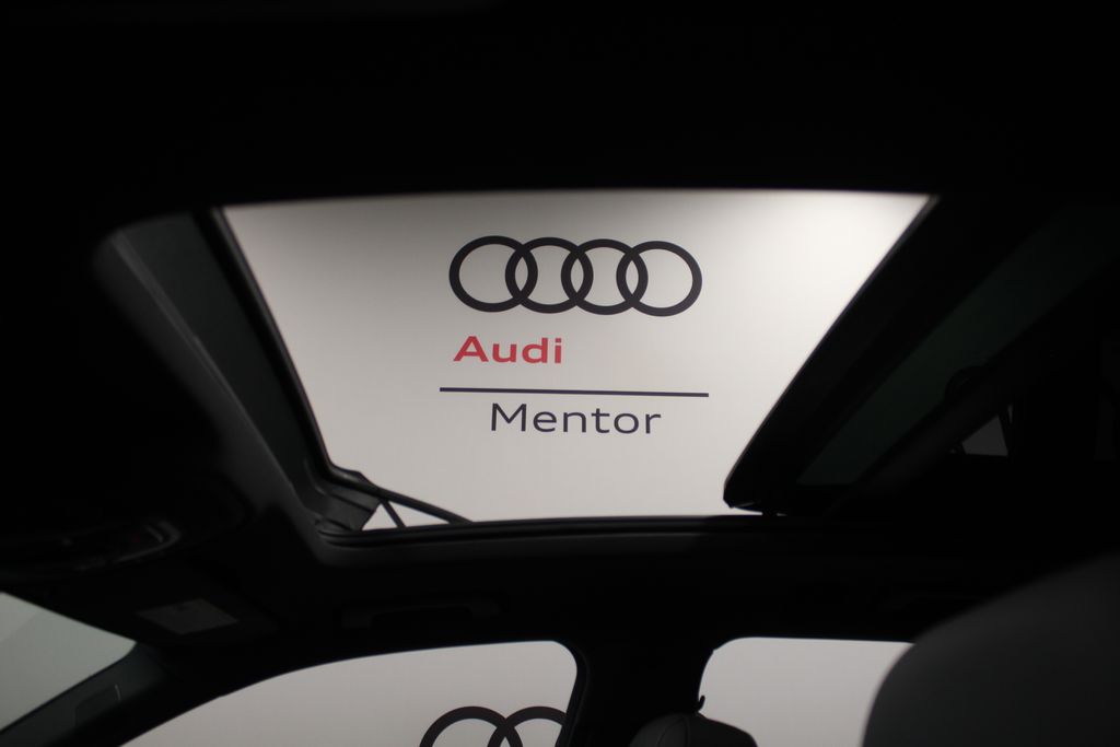 Thumbnail: 2024 Audi SQ5 - 13