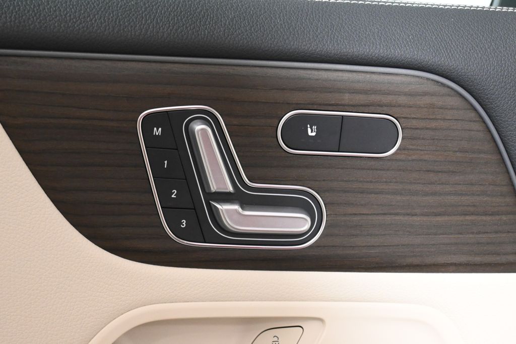 Thumbnail: 2025 Mercedes-Benz GLA - 31