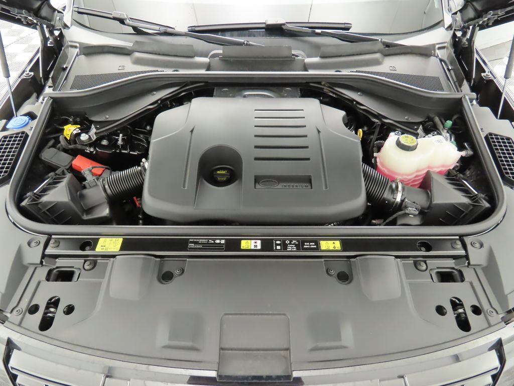 Thumbnail: 2026 Land Rover Range Rover - 28