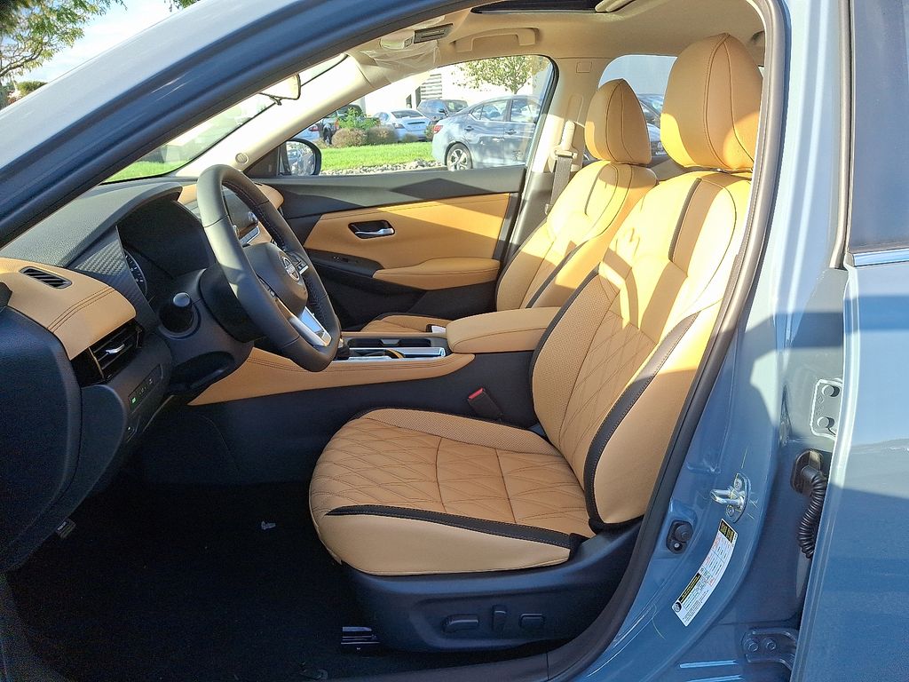 Thumbnail: 2025 Nissan Sentra - 5