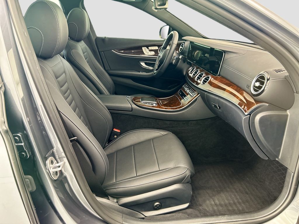 Thumbnail: 2023 Mercedes-Benz E-Class - 19