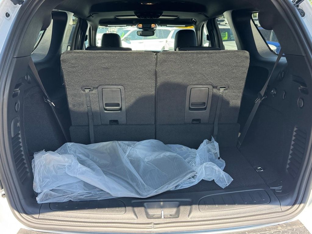 New 2026 White Knuckle Clearcoat Dodge GT Plus HEMI V8 image 5