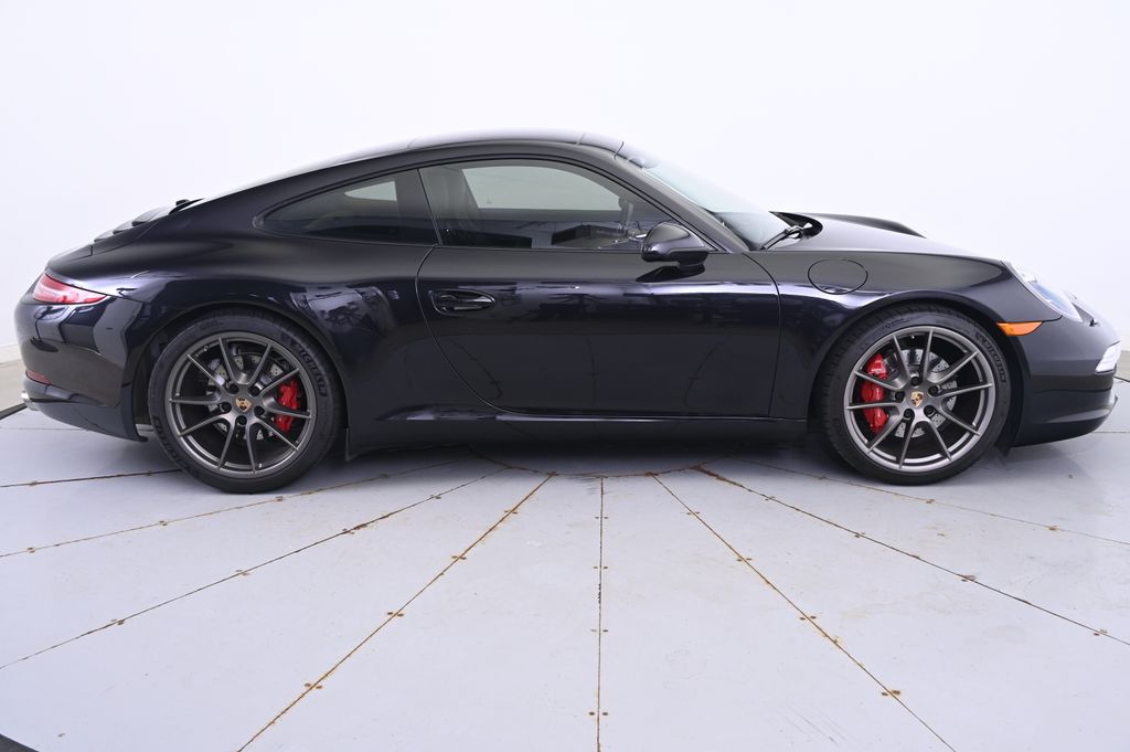 Thumbnail: 2013 Porsche 911 - 8