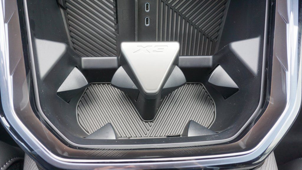 2026 BMW X3 30 - Photo 16