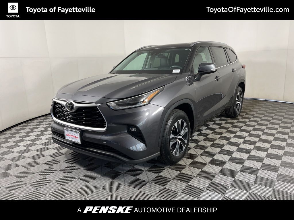 Thumbnail: 2021 Toyota Highlander - 1