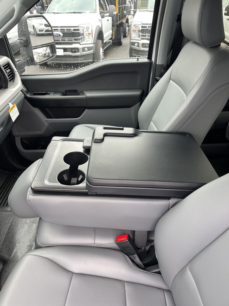 2025 Ford F-550 Chassis XL