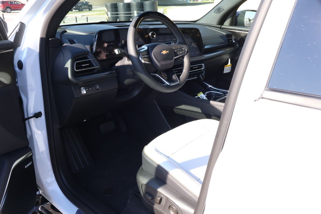Thumbnail: 2026 Chevrolet Traverse - 13