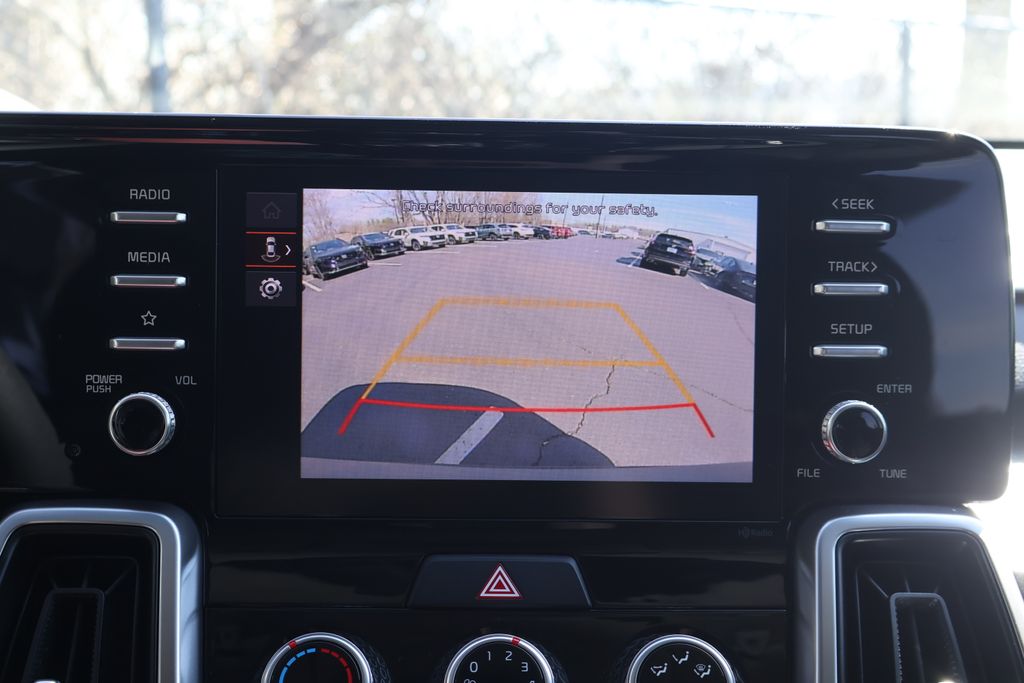 Thumbnail: 2022 Kia Sorento - 16