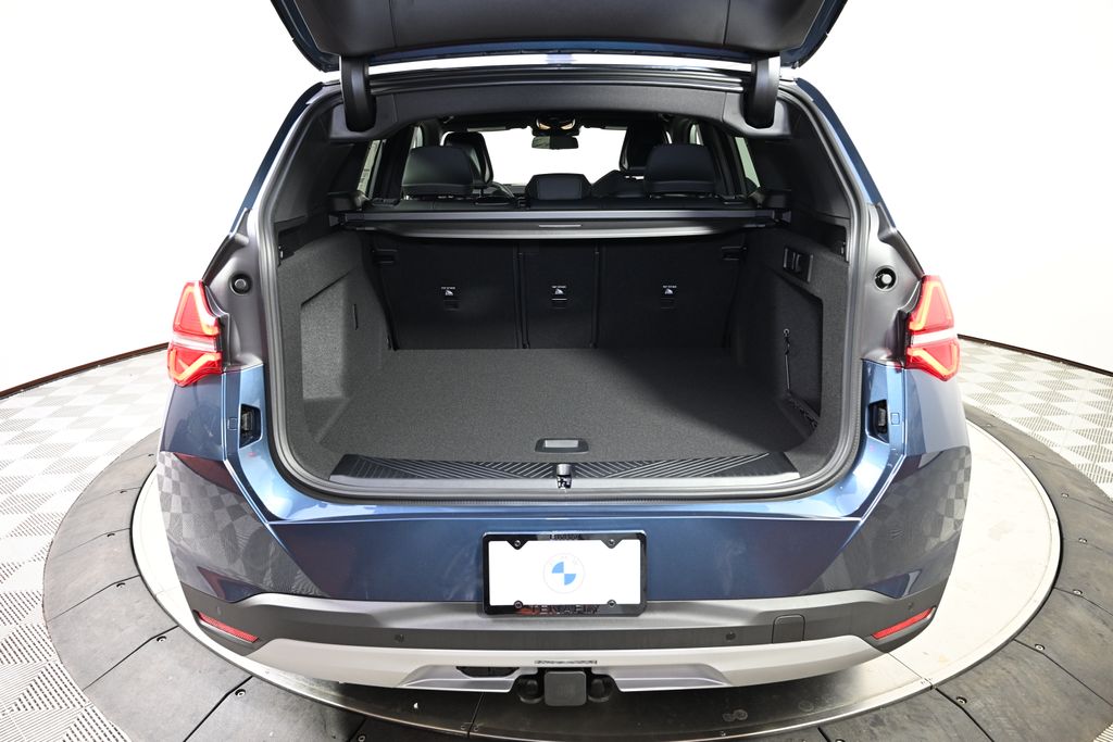 Thumbnail: 2025 BMW X3 - 10