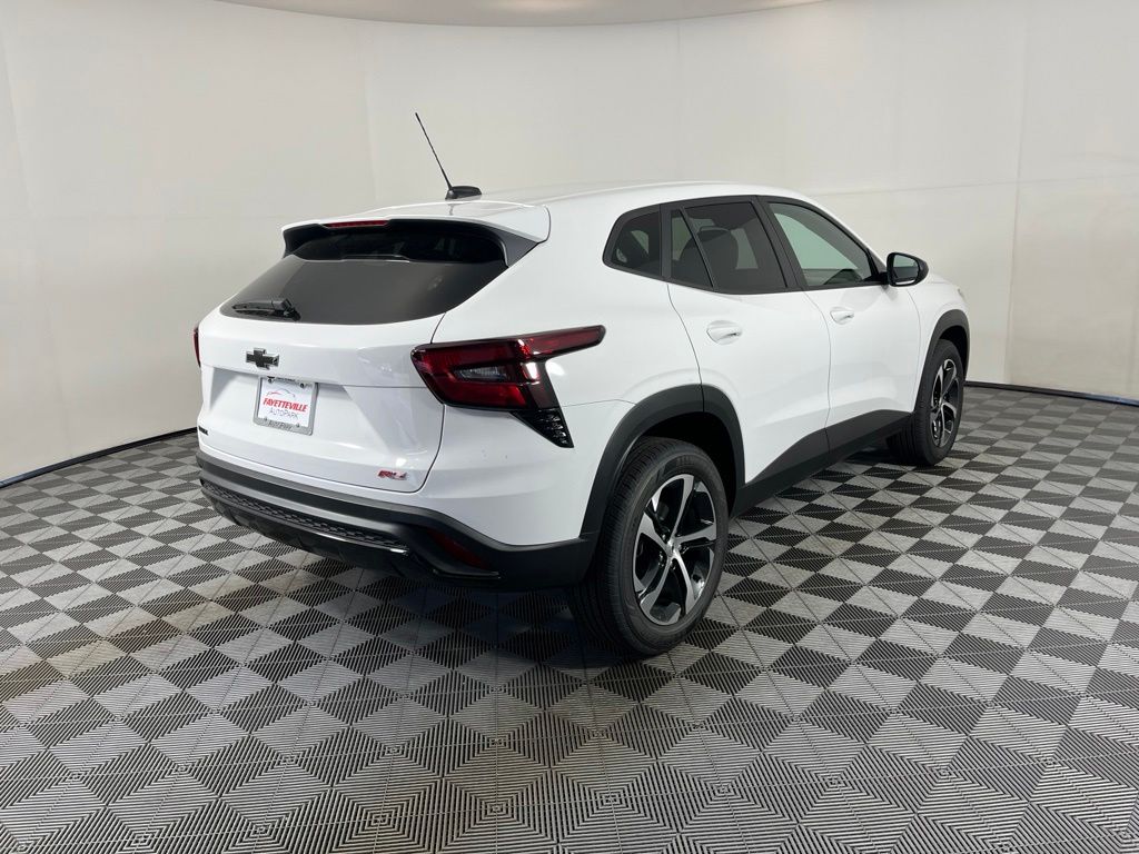 Thumbnail: 2026 Chevrolet Trax - 5