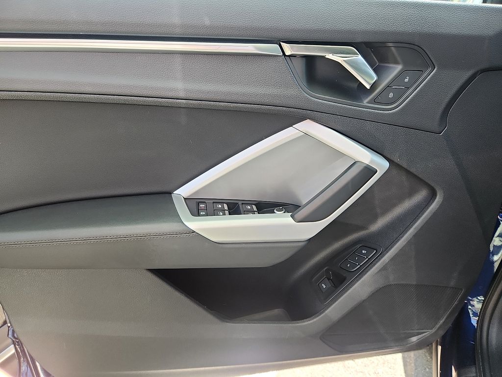 Thumbnail: 2022 Audi Q3 - 10