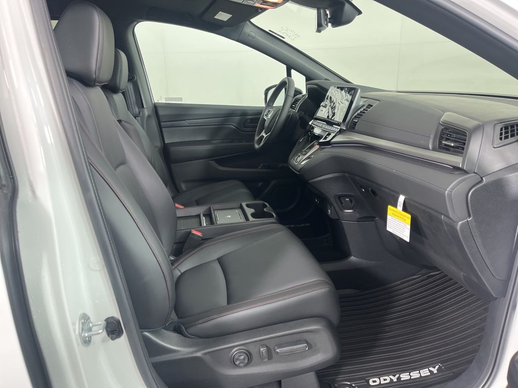 2025 Honda Odyssey Sport 8