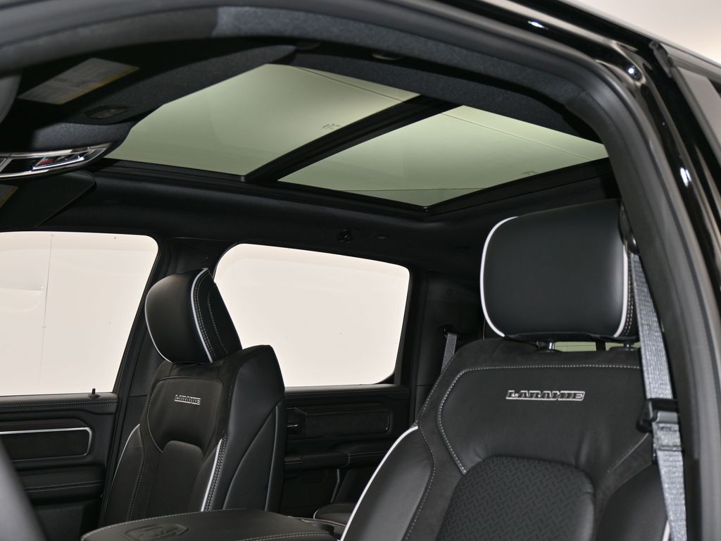 New 2026 Diamond Black Crystal Pearlcoat Ram Laramie image 11